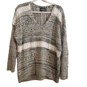 Lovemarks knit v-neck long sleeve sweater size M